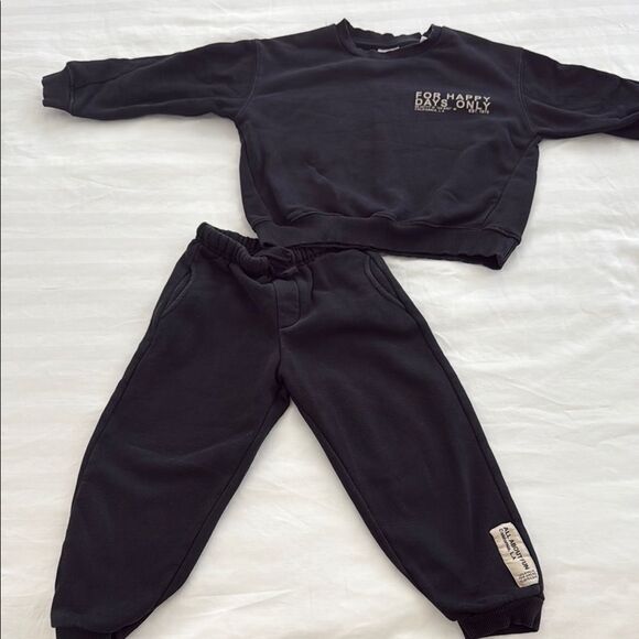 Zara matching sweatsuit - Picture 1 of 8